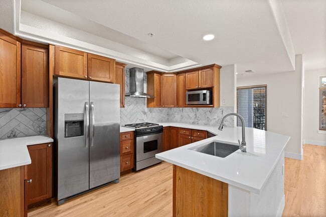 Fully remodeled huge kitchen with gas stove - 1080 E 13th Ave Unit 301