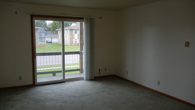 Photo - Village Court Apartments