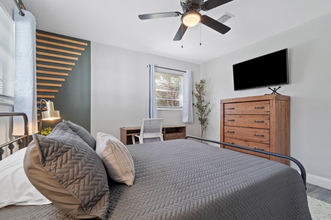 Photo - 309 Holmes Blvd NW