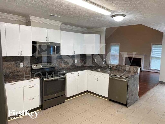 Photo - 1020 Forest Hills Dr SE