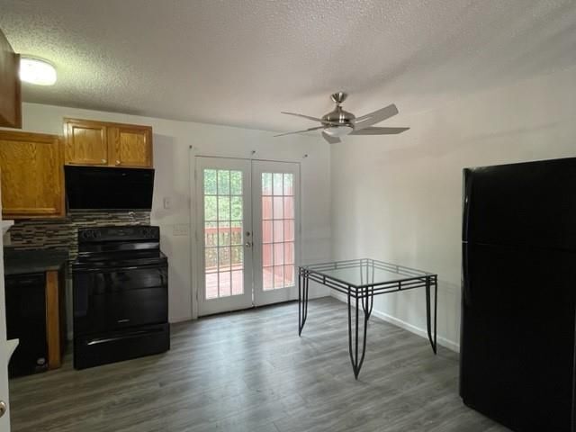 Photo - 3882 Parklane Dr