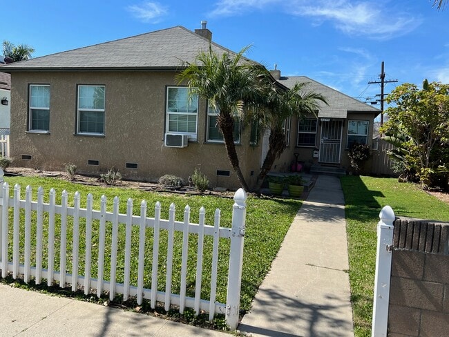 Photo - 2293 Grand Ave