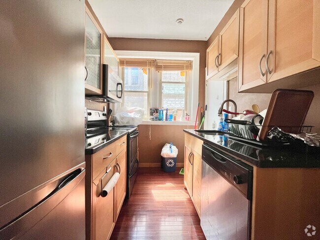 Building Photo - 1645 Commonwealth Ave Unit 4 Rental