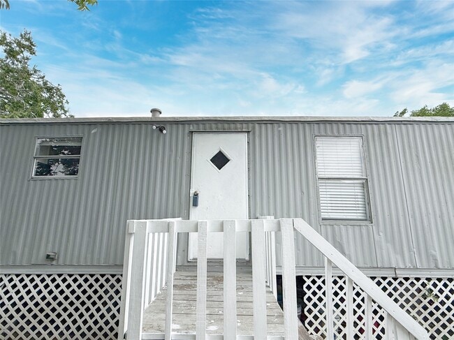 Photo - 32 Woodlawn Dr