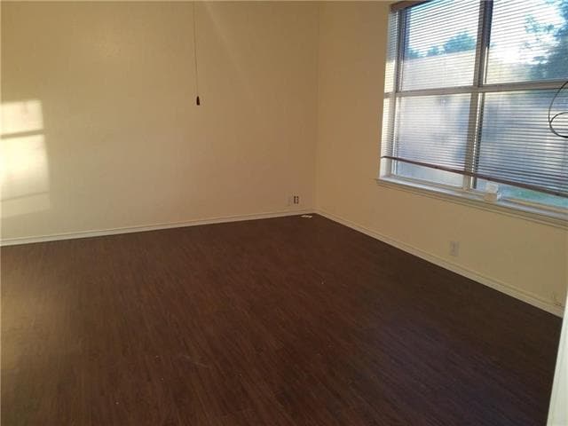 Photo - 307 Waterford Dr