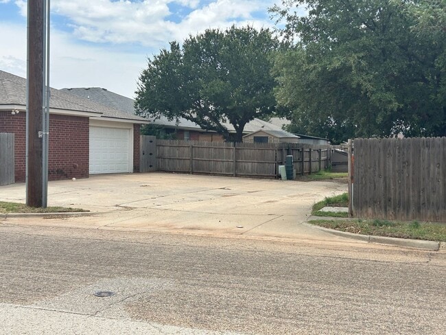 Photo - 2102 87th St House