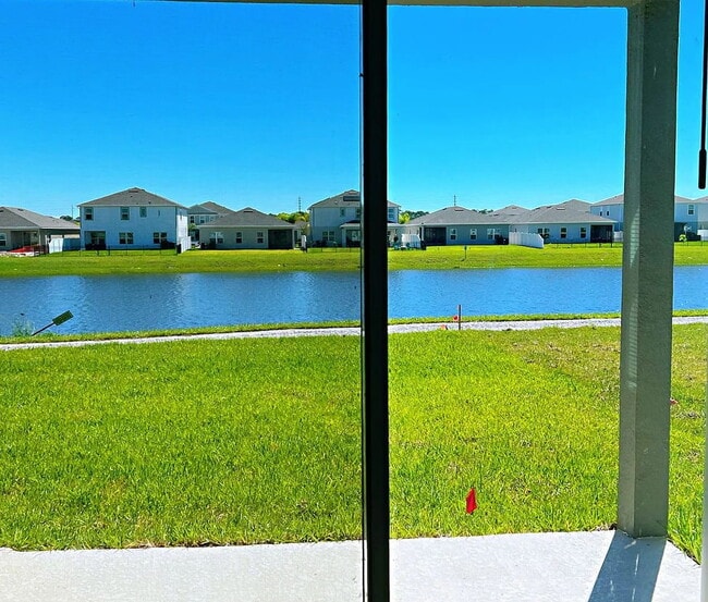 Photo - 5530 Bonn Way