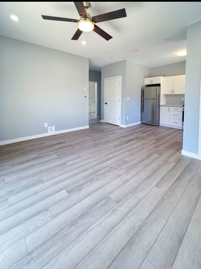 Photo - Apt C-Apt C-95 Leaside Drive Welland Ontario L3C 7B3