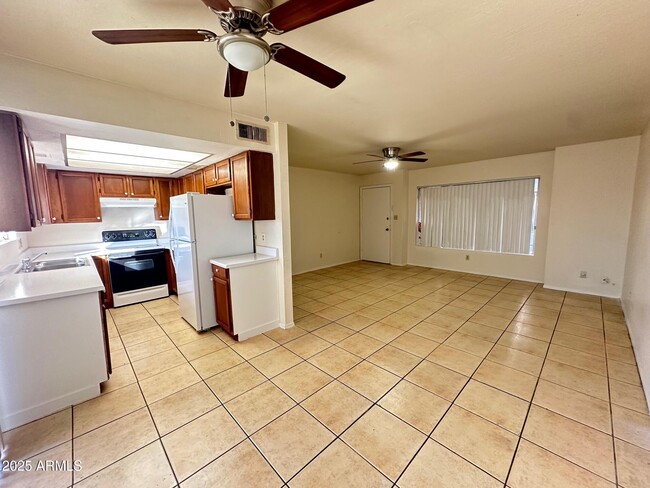 Building Photo - 4846 W Northern Ave