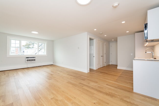 Photo - 170 Summer St Unit 4