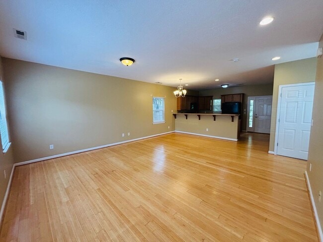 Photo - 1723 Aden Lane