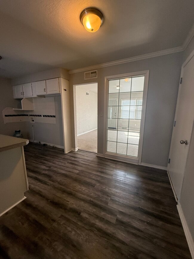 Photo - 1420 E 31st St S