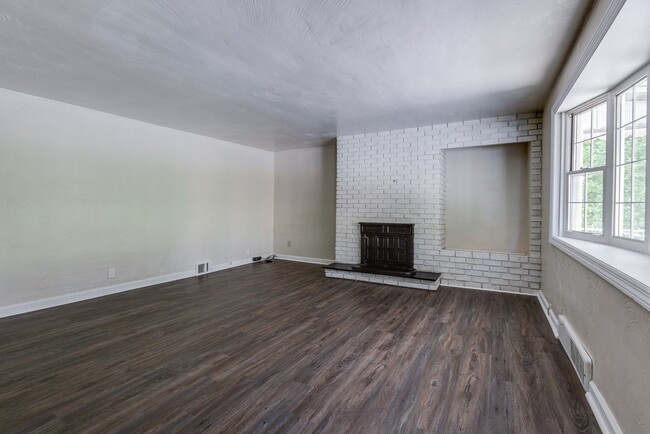 Photo - 2749 Oakley Wy