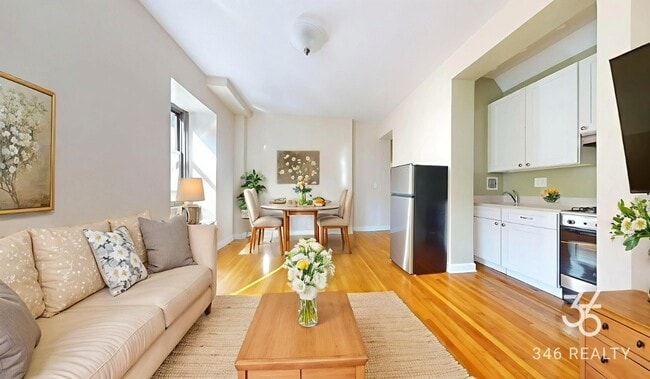 Building Photo - Lexington Avenue Rental