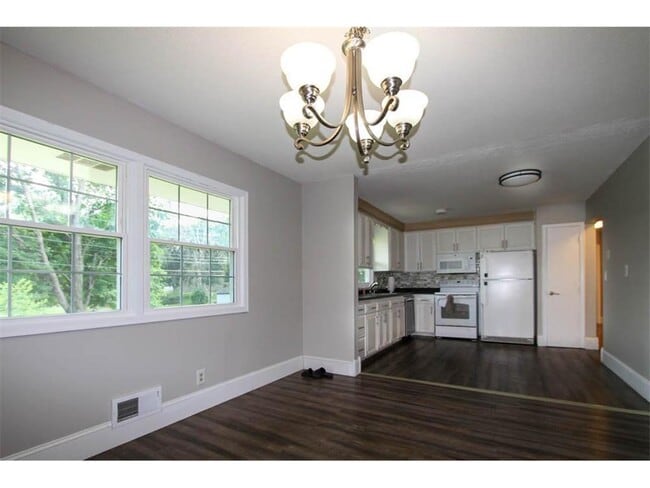 Photo - 8613 Zenith Rd
