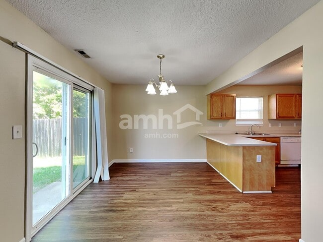 Photo - 6036 Draycott Dr