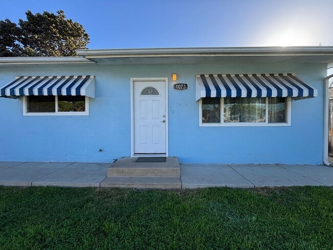 Building Photo - Coastal Comfort in Imperial Beach – 2 Bed, 1 Bath Home with Private Garage