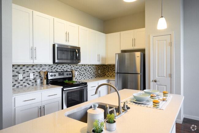 2BR, 2BA - 1,217SF - Kitchen