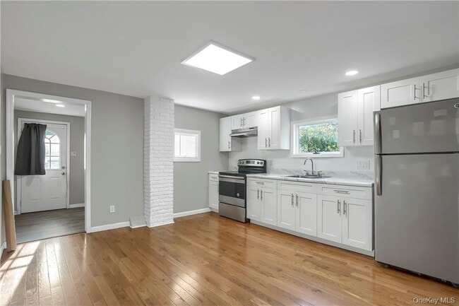 Photo - 28 Spring St