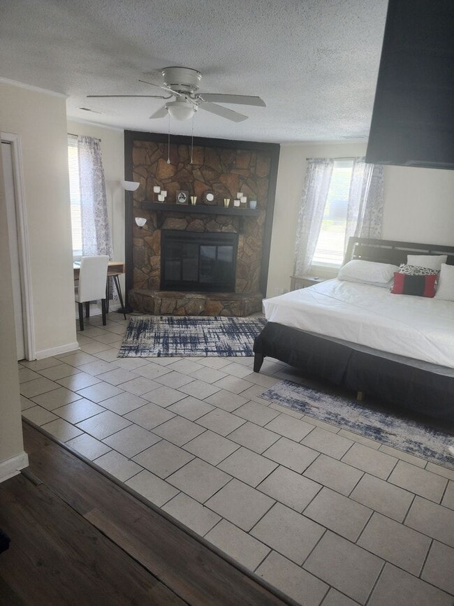 Photo - Peaceful residence in Eastern Fayetteville