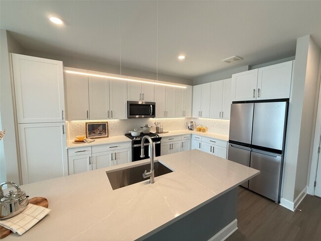 Building Photo - 716 Waugh Dr Unit 1204 Rental