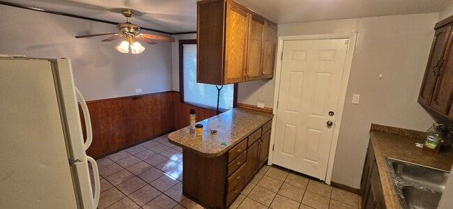Building Photo - Charming 3-Bedroom Home with Basement in J...
