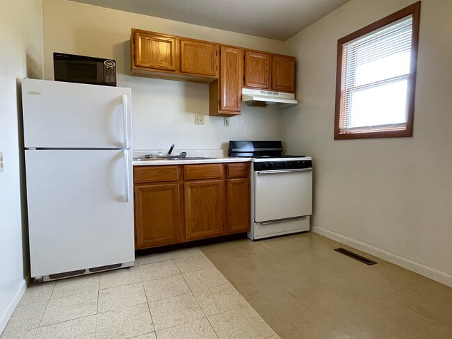 Building Photo - 401 E Snider St Unit 3