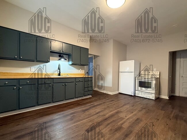 Photo - 160 1/2-160 1/2 Lake St