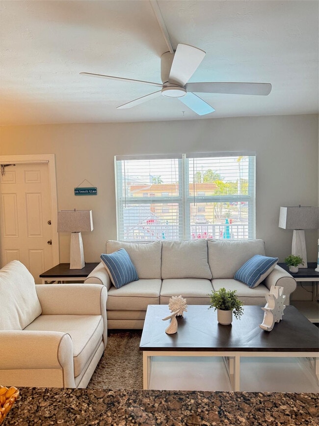 Building Photo - 4658 Bougainvilla Dr Unit 59