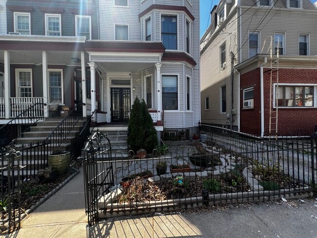 Photo - 21 Sherman Pl Unit 3