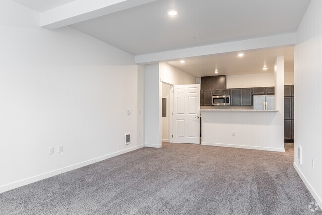 2BR, 2BA - 1081SF
