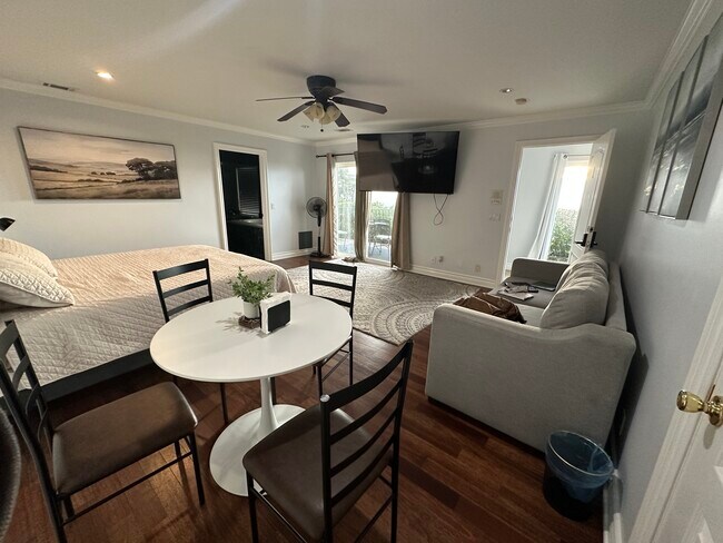 Photo - 11832 S Circle Dr Unidad Jet Tub view suite