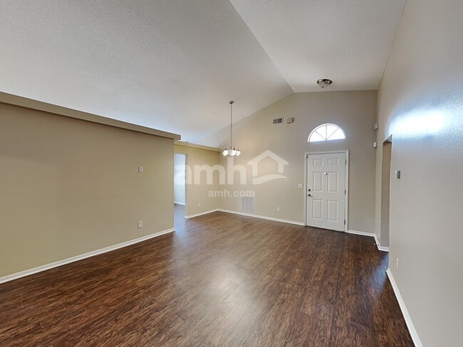 Photo - 1017 Shale Trail St