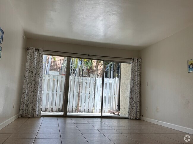 Building Photo - 15389 S Dixie Hwy Unit 34 Rental