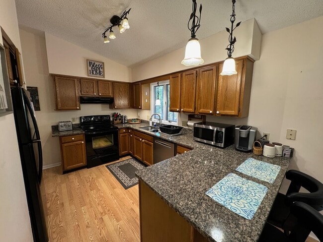 Photo - 135 Inglewood Ct