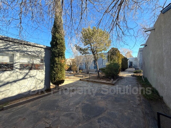 Building Photo - 3209 Burton Ave SE Unit 3211