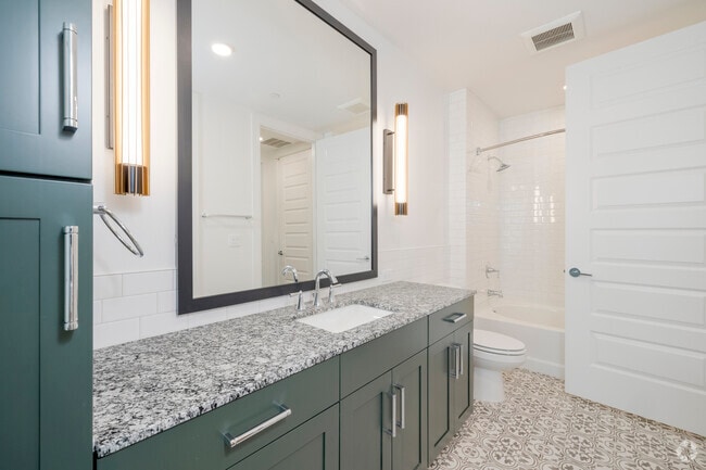 2BR, 2BA - 1,063SF - Second Bathroom