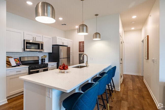 2BR, 2BA - 1,050SF - Kitchen
