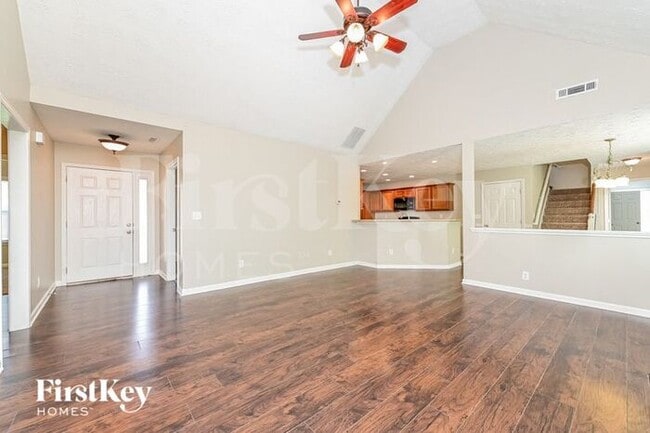 Photo - 207 Windpher Ridge