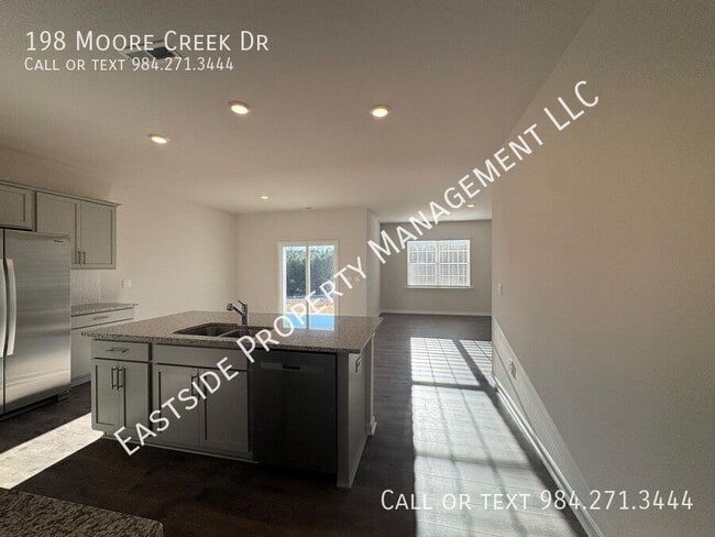 Photo - 198 Moore Crk Dr