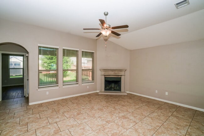 Photo - 1913 Chimney Dr