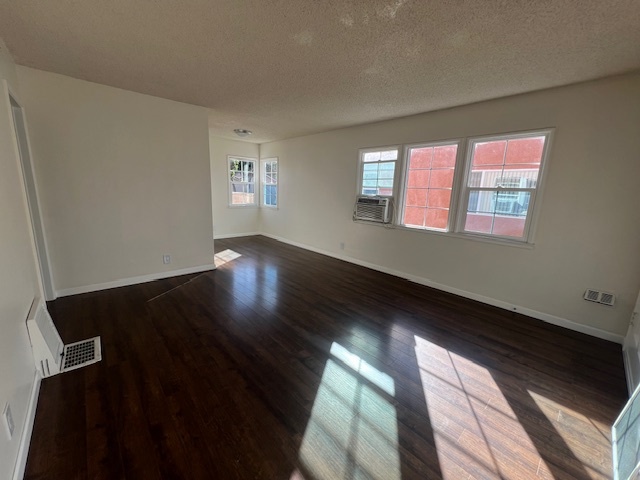 Living & Dining Room - 1210 E Lexington Dr Apartments Unit A