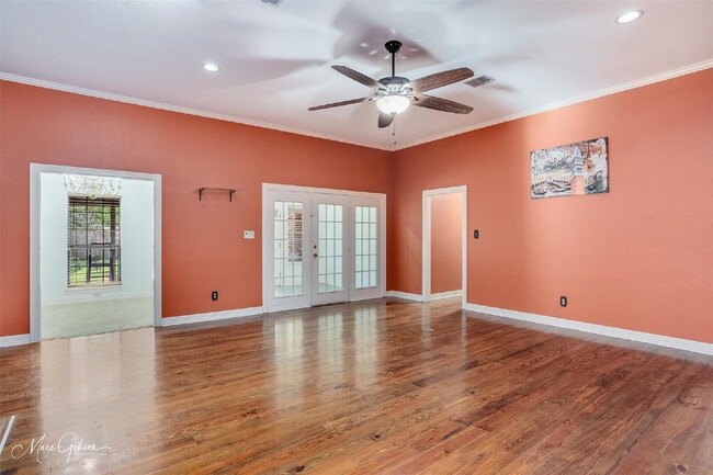 "Elegant 4-Bedroom Home in Bossier City with Granite Countertops & Cozy Fireplace!"