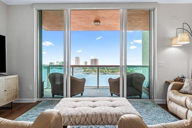 Building Photo - 2640 Lake Shore Dr Unit 908 Rental