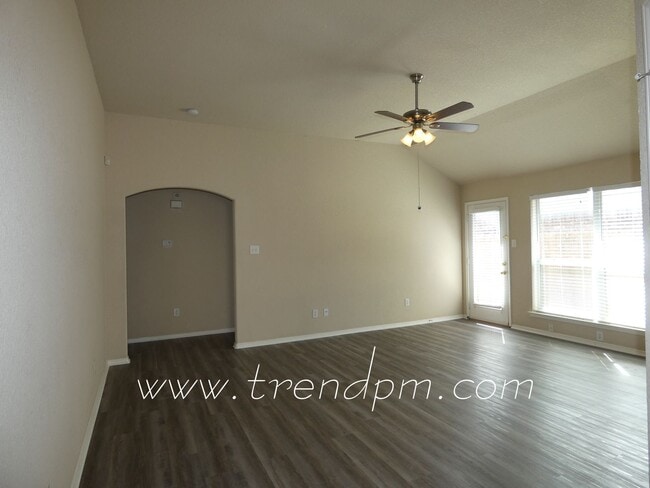 Photo - 10712 Irish Glen Trail