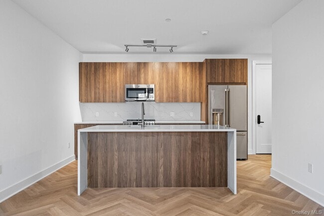 Photo - 100 E Putnam Ave Unit 203