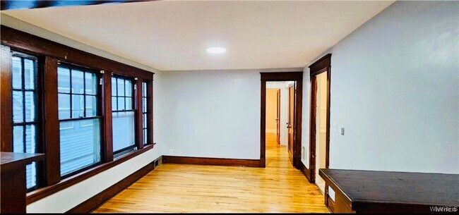 Photo - 320 Jewett Ave