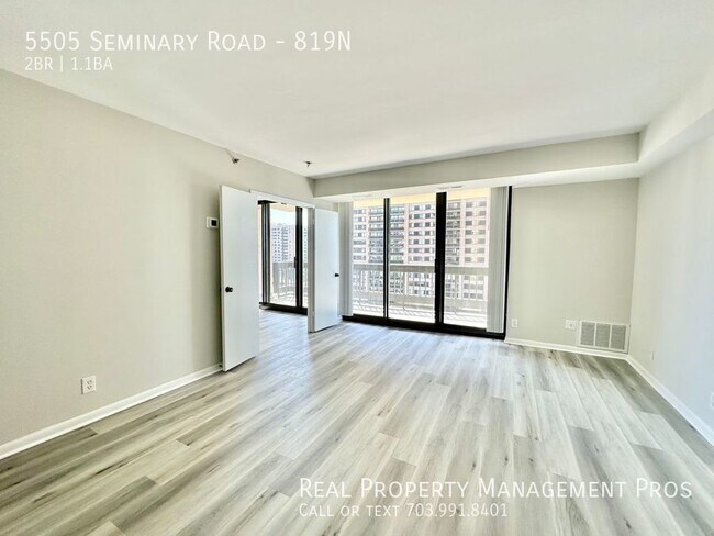 Photo - Stunning, Stylish Skyline Square Condo! Unit 819N