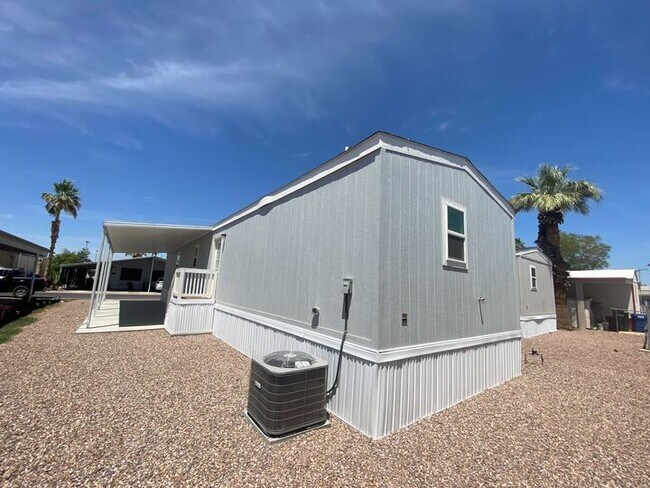 Photo - 2060 N Center St