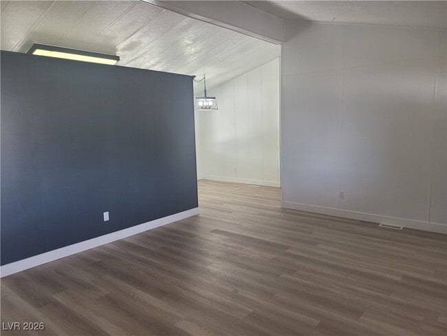 Photo - 1060 S Bunch St